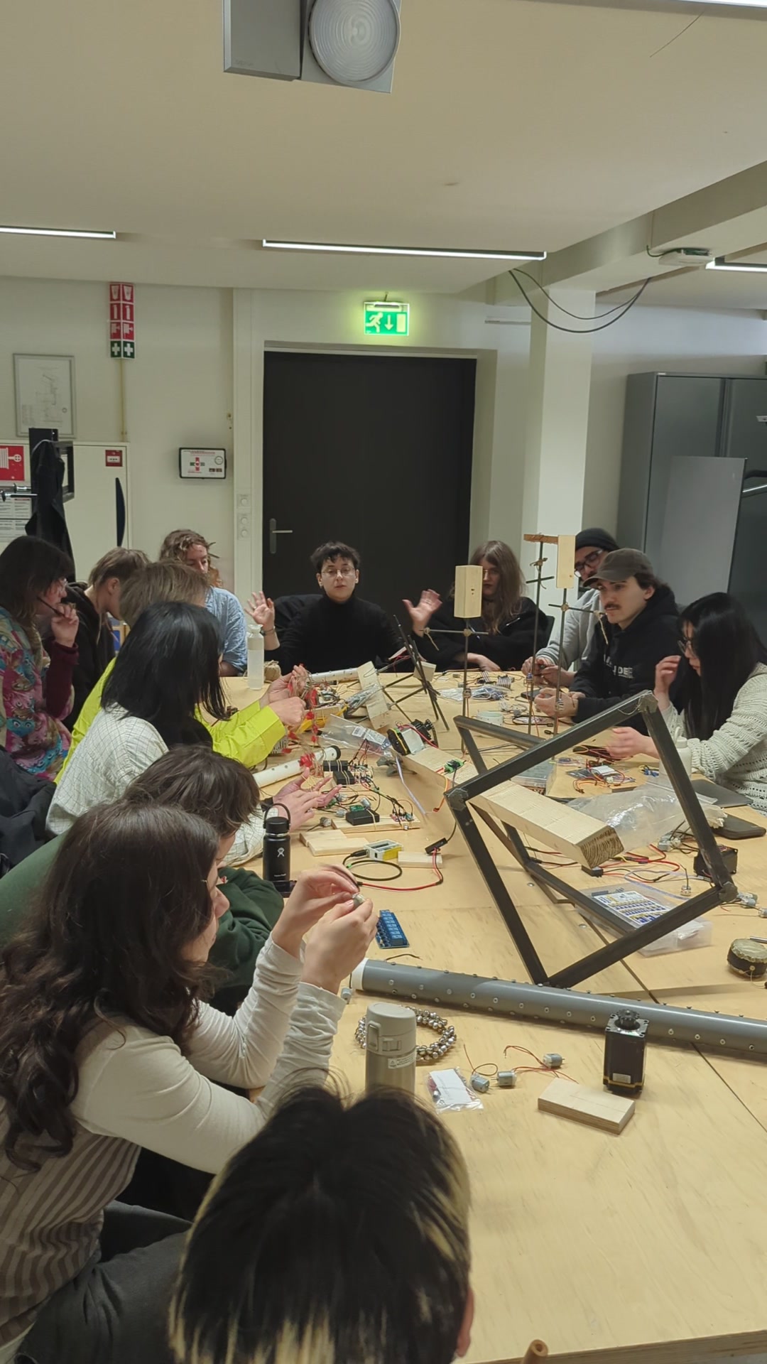 (3): the full room. The DIY afternoon as a public argument.